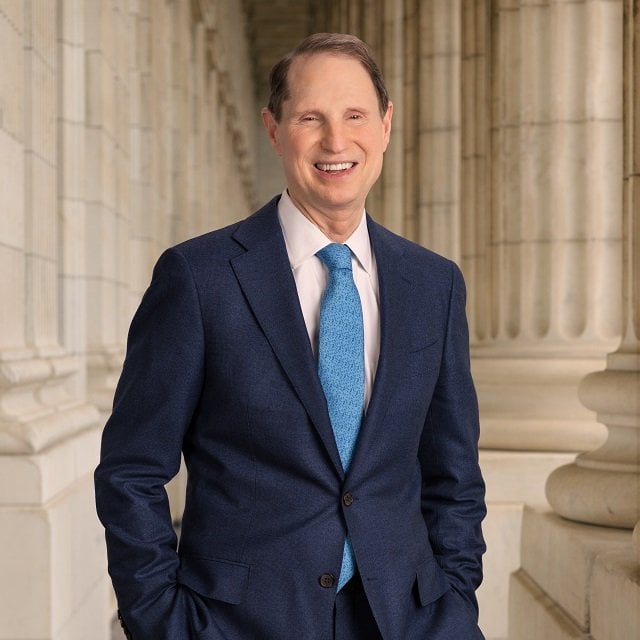 /contrib/content/uploads/sites/415/2024/01/05_Wyden_Ron_Official_640x640.jpg